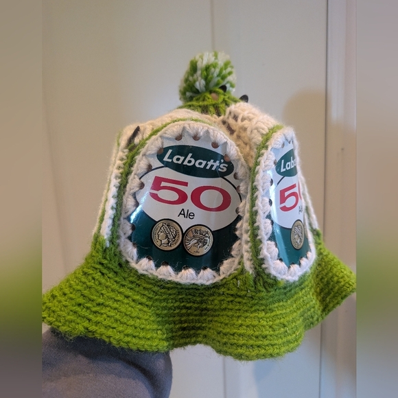 Green and White Crochet Labatts Beer Bucket Hat - Picture 1 of 6